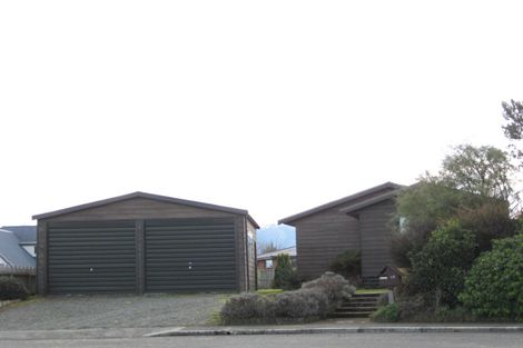 Photo of property in 16 Donald Ross Place, Te Anau, 9600