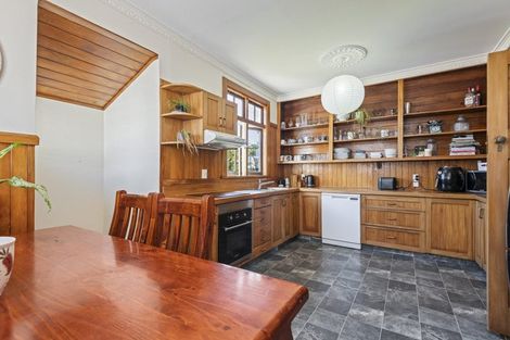 Photo of property in 16 Burns Avenue, Takaro, Palmerston North, 4412