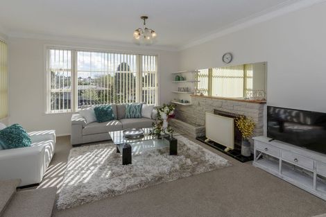 Photo of property in 19 Blease Street, New Lynn, Auckland, 0600