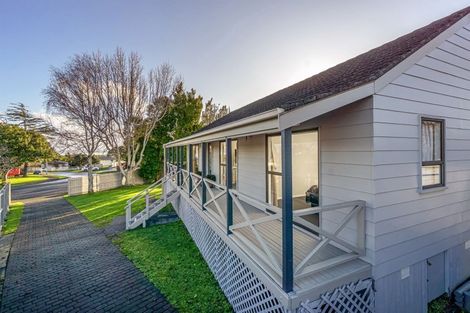 Photo of property in 62 Finlayson Avenue, Clendon Park, Auckland, 2103