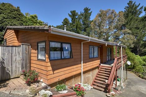 Photo of property in 35 Heathcote Place, Fitzherbert, Palmerston North, 4410