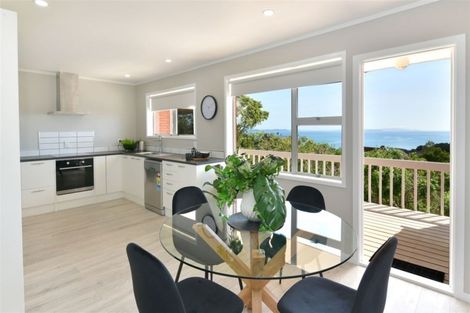 Photo of property in 252 Whangaparaoa Road, Red Beach, 0932