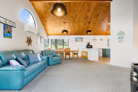 Photo of property in 2 Lake Court, Pauanui, Hikuai, 3579