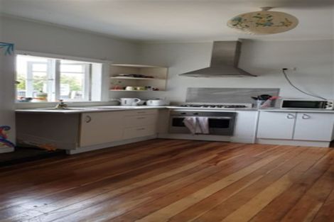 Photo of property in 2 Lippiatt Road, Otahuhu, Auckland, 1062