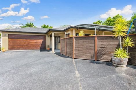 Photo of property in 44 Roy Maloney Drive, Henderson, Auckland, 0612