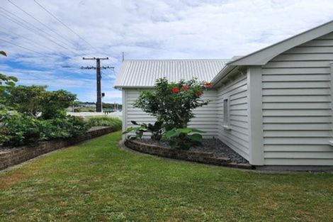 Photo of property in 49 Gilbert Street, New Plymouth, 4310