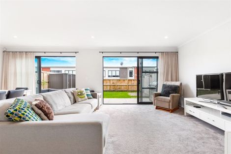 Photo of property in 24 Vincent Mcgrath Crescent, Swanson, Auckland, 0614