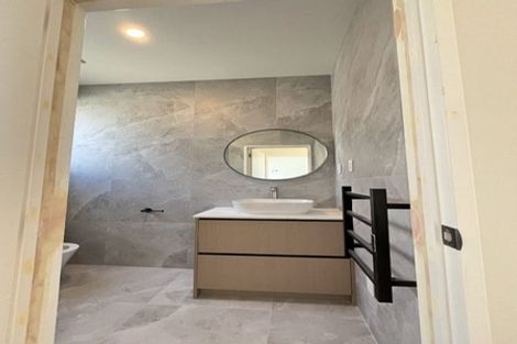 Photo of property in 130 Forrest Hill Road, Forrest Hill, Auckland, 0620