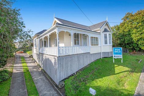 Photo of property in 22 Garfield Road, Helensville, 0800