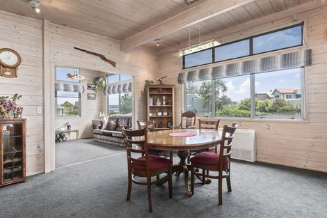 Photo of property in 145 Karewa Parade, Papamoa Beach, Papamoa, 3118