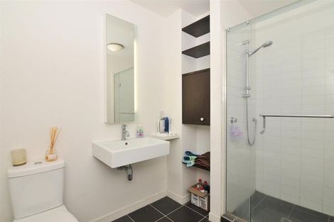 Photo of property in Montreaux Apartments, 6d/164 The Terrace, Wellington Central, Wellington, 6011