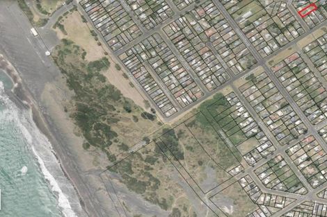 Photo of property in 2 Kotuku Street, Castlecliff, Whanganui, 4501