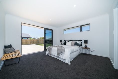 Photo of property in 27 Poplar Grove, Feilding, 4702