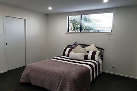 Photo of property in 9 Neil Avenue, Te Atatu Peninsula, Auckland, 0610