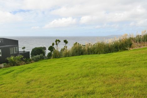 Photo of property in 104-106 Lax Crescent, Leigh, 0985