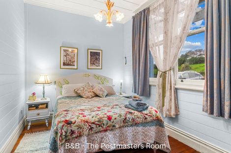 Photo of property in Saddlery Cottage, 3245 Paparoa-oakleigh Road, Paparoa, 0571