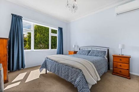 Photo of property in 11 Craigbank Avenue, New Lynn, Auckland, 0600