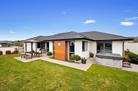 Photo of property in 5 Magnetic Place, Cromwell, 9310