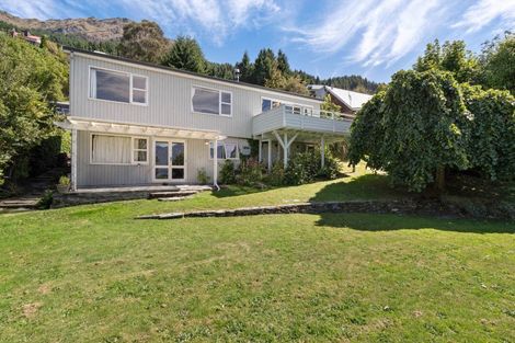 Photo of property in 27 Avalon Crescent, Fernhill, Queenstown, 9300
