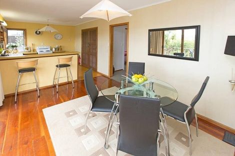Photo of property in 1/10 Hyde Road, Rothesay Bay, Auckland, 0630