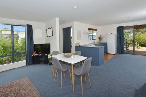 Photo of property in 33 Shearwater Street, One Tree Point, 0118