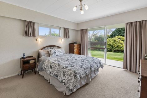 Photo of property in 6 Wakefield Grove, Waikanae, 5036