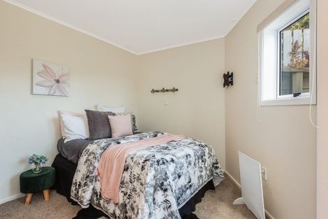 Photo of property in 2 Ash Grove, Ranui, Porirua, 5024