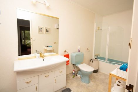 Photo of property in 1 Seymour Street, Picton, 7220