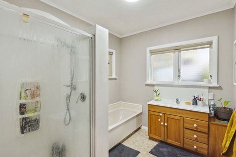 Photo of property in 16 Eatwell Avenue, Paraparaumu Beach, Paraparaumu, 5032