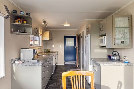 Photo of property in 10 Avon Street, Rongotea, 4476