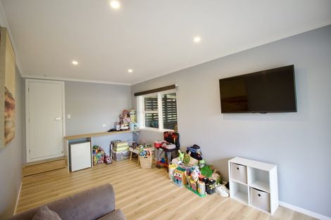 Photo of property in 53 Zealandia Road, Manly, Whangaparaoa, 0930
