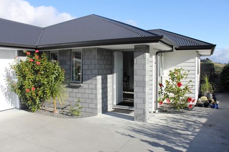 Photo of property in 210 Waikite Road, Welcome Bay, Tauranga, 3175
