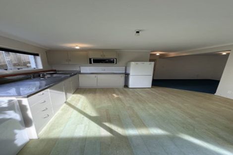 Photo of property in 35 Holiday Road, Stanmore Bay, Whangaparaoa, 0932