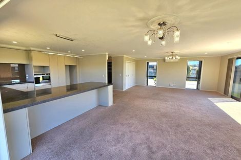 Photo of property in 18 Keene Drive, Bell Block, New Plymouth, 4312