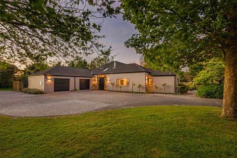 Photo of property in 52 Turitea Road, Fitzherbert, Palmerston North, 4472