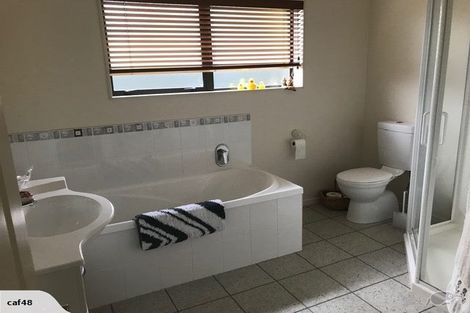 Photo of property in 16 Weka Road, Raumati Beach, Paraparaumu, 5032