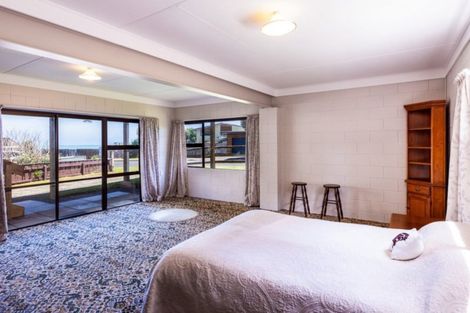 Photo of property in 50 Messenger Terrace, Oakura, 4314