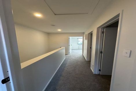 Photo of property in 6d Glennandrew Drive, Half Moon Bay, Auckland, 2012