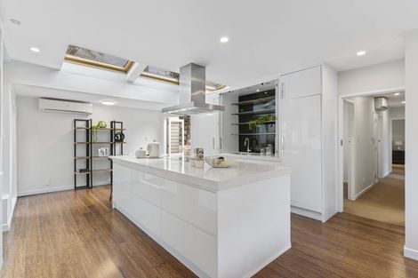 Photo of property in 122 Beach Road, Castor Bay, Auckland, 0620