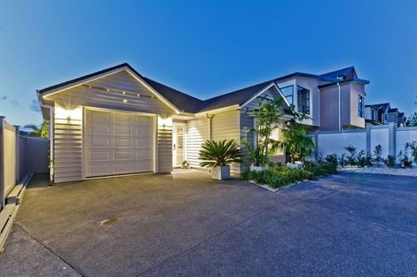 Photo of property in 25 Turutu Place, Long Bay, Auckland, 0630