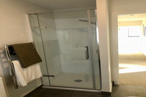 Photo of property in 4/35 Garadice Road, Rothesay Bay, Auckland, 0630