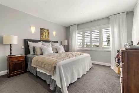 Photo of property in 1 Seacliffe Avenue, Belmont, Auckland, 0622