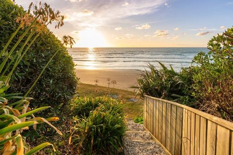 Photo of property in 52 Ames Street, Paekakariki, 5034