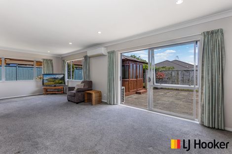 Photo of property in 52 Belfry Place, Wattle Downs, Auckland, 2103