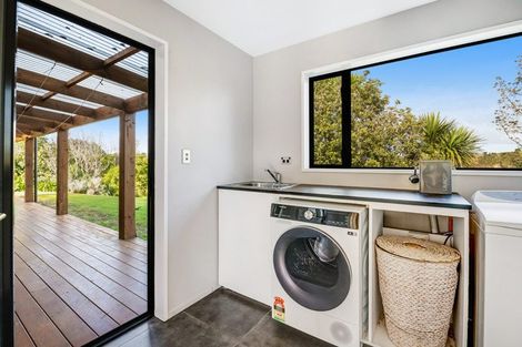 Photo of property in 499 Shelly Beach Road, South Head, Helensville, 0874