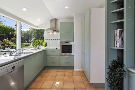 Photo of property in 10 Brunton Place, Glenfield, Auckland, 0629