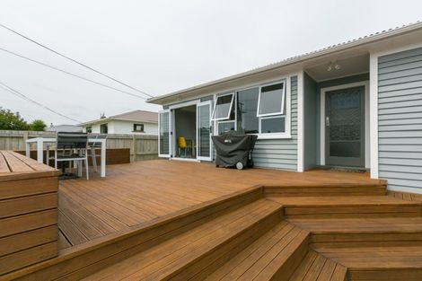 Photo of property in 12 Karaka Street, Merrilands, New Plymouth, 4312
