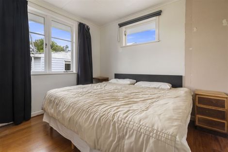 Photo of property in 50 Roberts Road, Te Atatu South, Auckland, 0610