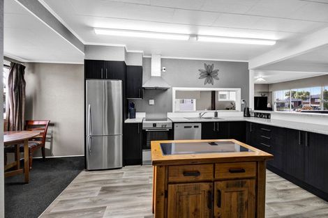 Photo of property in 15 Ariel Street, Stratford, 4332