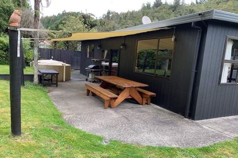 Photo of property in 22 Tombleson Road, Lake Rotoma, Rotorua, 3074